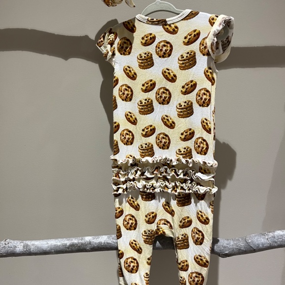 Posh Peanut short sleeve one piece outfit - Picture 2 of 2